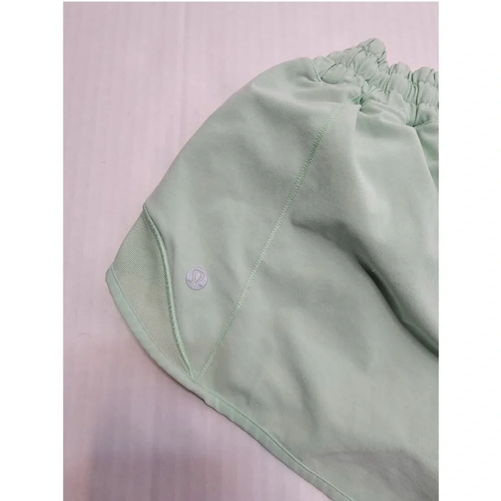 Lululemon Mint Green 2.5” Low Rise Athletic Shorts - Picture 4 of 12